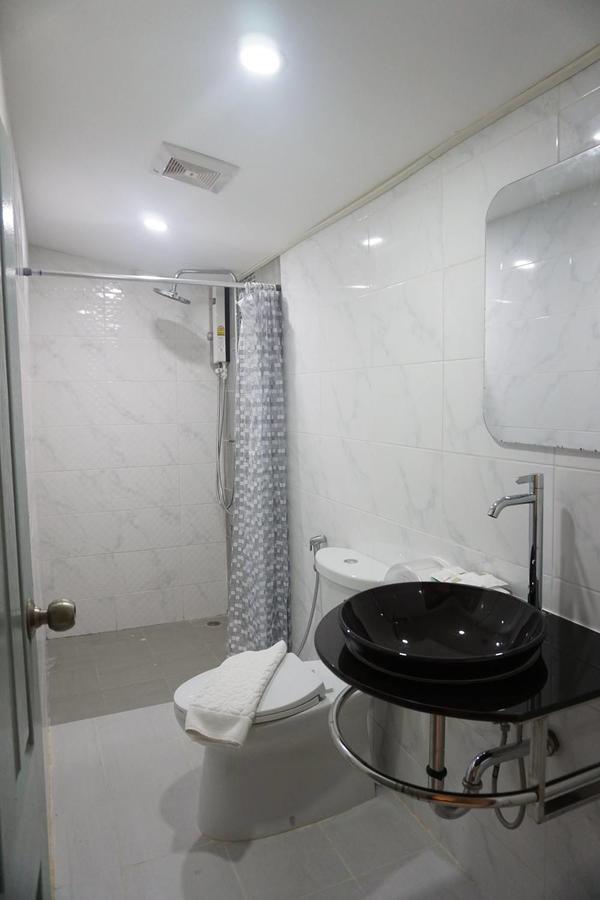 Pama Guesthouse Чиангмай Екстериор снимка